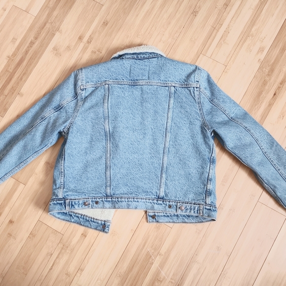 LEVIS Shearling Jean Jacket sz.Sm - Picture 2 of 3